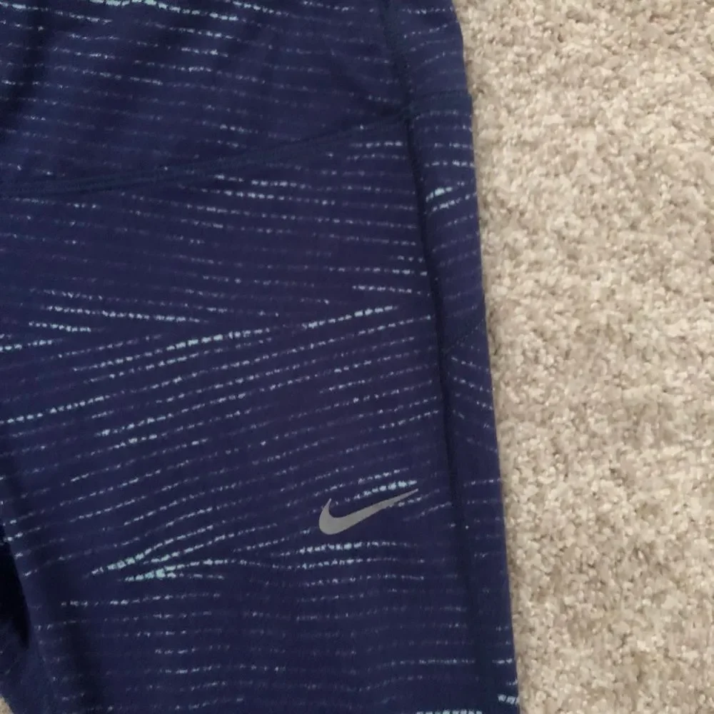 Nike dri-fit crop capri leggings, size small p